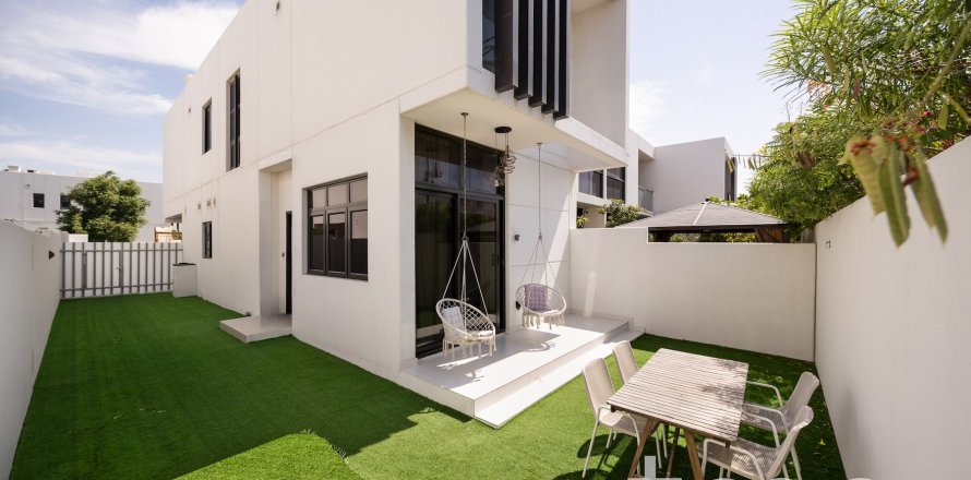 Townhouse in Dubai 3 bedrooms, 174.84 sq.m. № 120203