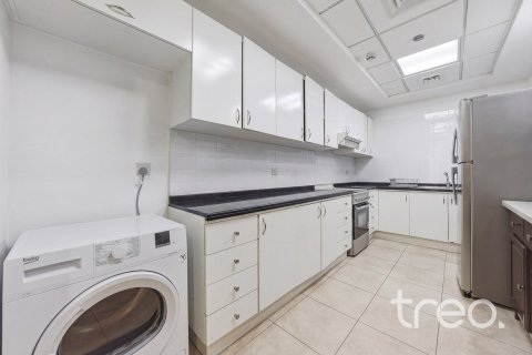 Apartamento en Dubai Sports City, Dubai, 2 dormitorios, 126.63 m², № 120208 - foto 11