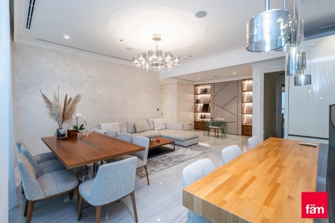 Купить квартиру в Дубае: 5 спален, 566.7м², № 7770 - фото 3