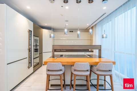 Купить квартиру в Дубае: 5 спален, 566.7м², № 7770 - фото 17