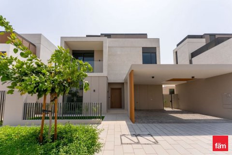 Villa en Dubai, 4 dormitorios, 383.5 m², № 109407