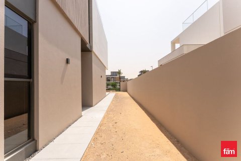 Villa en Dubai, 4 dormitorios, 383.5 m², № 109407 - foto 12