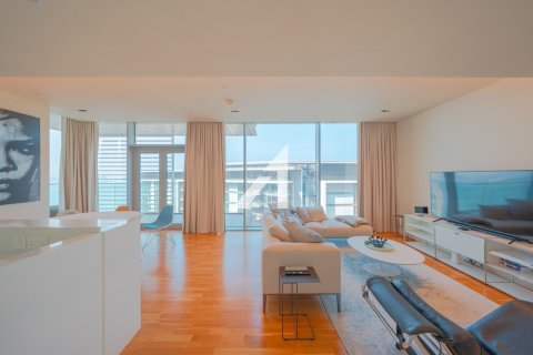 Apartment in Bluewaters Residences, Bluewaters, Dubai 3 bedrooms, 190 sq.m. № 58085 - photo 3