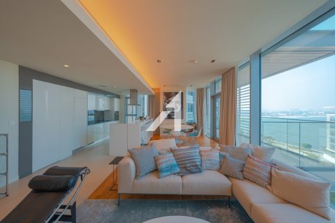 Apartment in Bluewaters Residences, Bluewaters, Dubai 3 bedrooms, 190 sq.m. № 58085 - photo 2