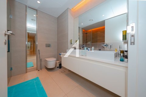 Apartment in Bluewaters Residences, Bluewaters, Dubai 3 bedrooms, 190 sq.m. № 58085 - photo 11