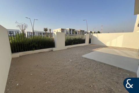 Townhouse in The Valley, Dubai 4 bedrooms, 258 sq.m. № 76352 - photo 15