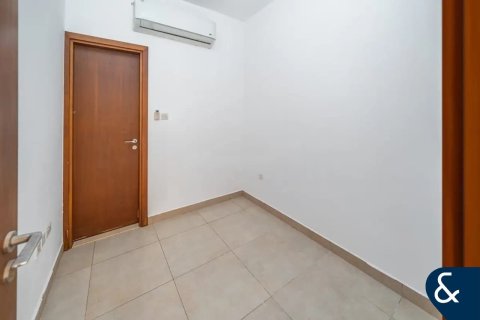 Villa in Jumeirah Village Circle, Dubai 4 bedrooms, 256 sq.m. № 76355 - photo 17