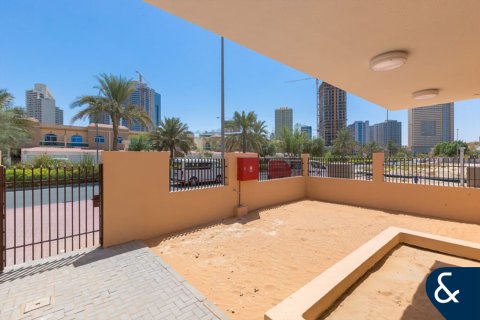 Villa in Jumeirah Village Circle, Dubai 4 bedrooms, 256 sq.m. № 76355 - photo 2