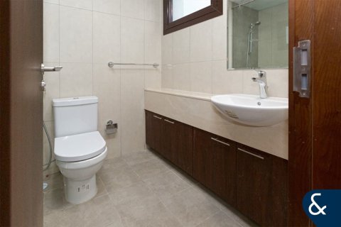 Villa in Jumeirah Village Circle, Dubai 4 bedrooms, 256 sq.m. № 76355 - photo 10