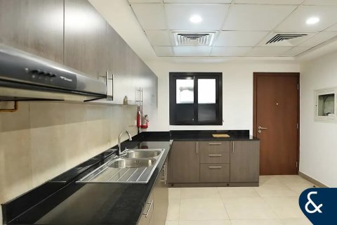 Villa in Jumeirah Village Circle, Dubai 4 bedrooms, 256 sq.m. № 76355 - photo 4