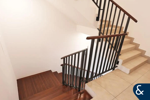 Villa in Jumeirah Village Circle, Dubai 4 bedrooms, 256 sq.m. № 76355 - photo 11