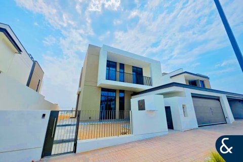 Villa en Al Furjan, Dubai, 4 dormitorios, 522 m², № 76366 - foto 1