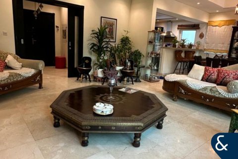 Villa en North Village, Al Furjan, Dubai, 4 dormitorios, 455 m², № 78847 - foto 3