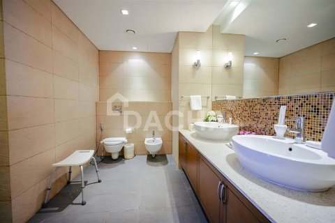 Снять в аренду квартиру в Marina Residences 1, Пальма Джумейра, Дубай: 2 спальни, 162.1м², № 6594 - фото 6