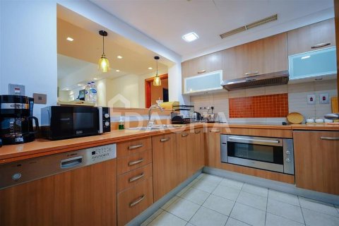Снять в аренду квартиру в Marina Residences 1, Пальма Джумейра, Дубай: 2 спальни, 162.1м², № 6594 - фото 7