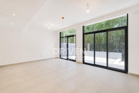 Таунхаус в Мудоне, Дубай, 3 спальни, 168.62м², № 134192