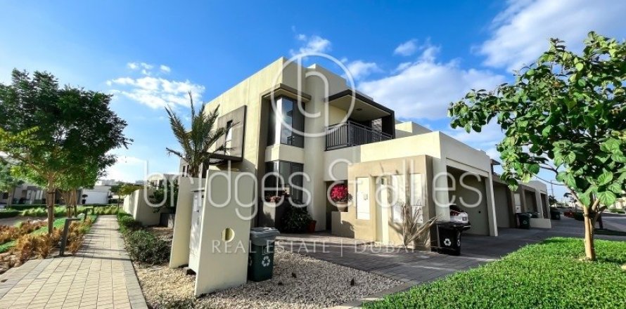 Villa in Dubai Hills Estate, Dubai 5 bedrooms, 254.1 sq.m. № 42829