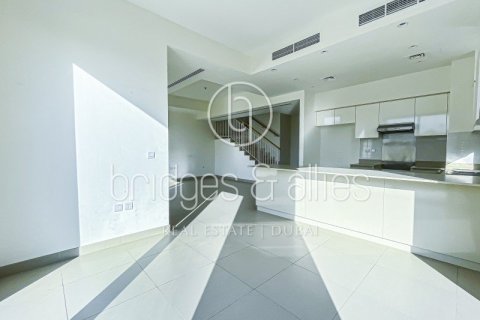 Villa in Dubai Hills Estate, Dubai 5 bedrooms, 254.1 sq.m. № 42829 - photo 13