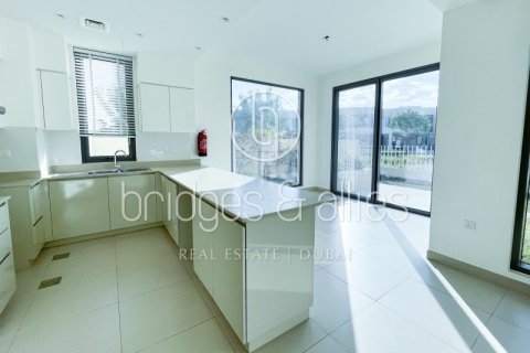 Villa in Dubai Hills Estate, Dubai 5 bedrooms, 254.1 sq.m. № 42829 - photo 11