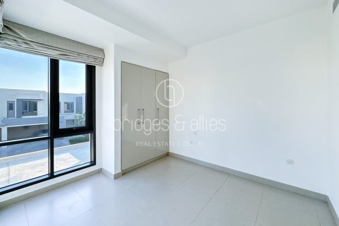 Снять в аренду виллу в Дубай Хилс Эстейт, Дубай: 4 спальни, 283.2м², № 42823 - фото 24