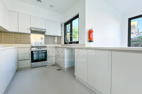 Снять в аренду виллу в Дубай Хилс Эстейт, Дубай: 4 спальни, 283.2м², № 42823 - фото 12