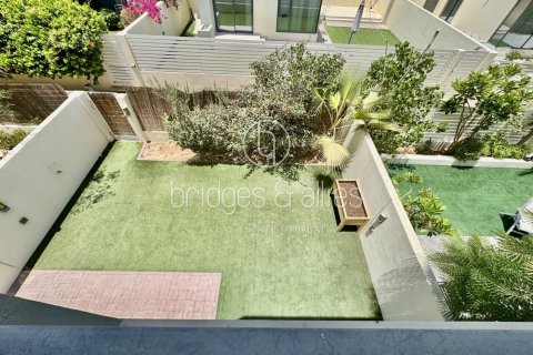 Villa in Dubai Hills Estate, Dubai 3 bedrooms, 199.2 sq.m. № 42828 - photo 22