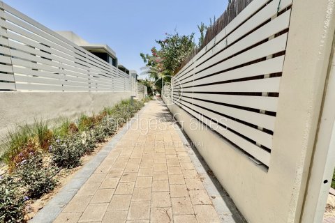 Villa in Dubai Hills Estate, Dubai 3 bedrooms, 199.2 sq.m. № 42828 - photo 13