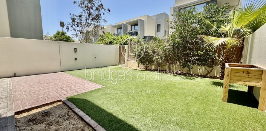 Villa in Dubai Hills Estate, Dubai 3 bedrooms, 199.2 sq.m. № 42828
