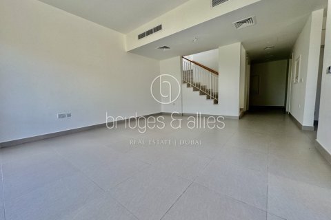 Villa in Dubai Hills Estate, Dubai 3 bedrooms, 199.2 sq.m. № 42828 - photo 5
