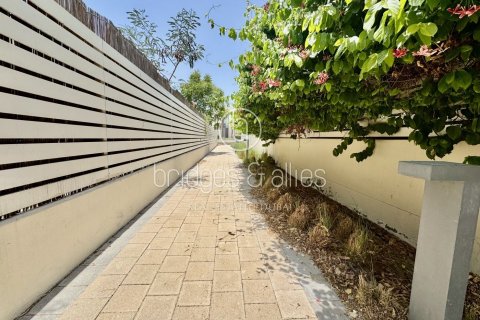 Villa in Dubai Hills Estate, Dubai 3 bedrooms, 199.2 sq.m. № 42828 - photo 24