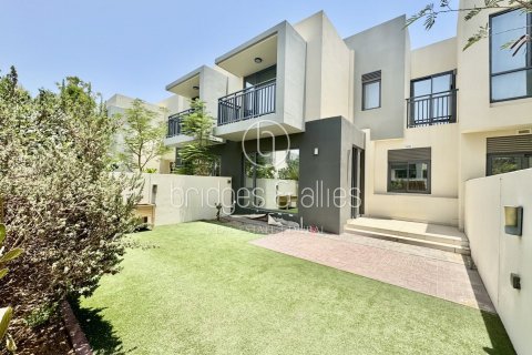 Villa in Dubai Hills Estate, Dubai 3 bedrooms, 199.2 sq.m. № 42828 - photo 25