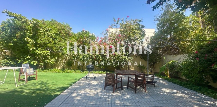 Villa in Meadows 1, Meadows, Dubai 5 bedrooms, 540.045 sq.m. № 110040