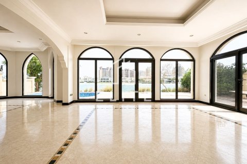 Villa in Palm Jumeirah, Dubai studio, 665 sq.m. № 121479 - photo 2