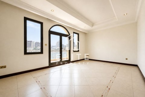 Villa in Palm Jumeirah, Dubai studio, 665 sq.m. № 121479 - photo 6