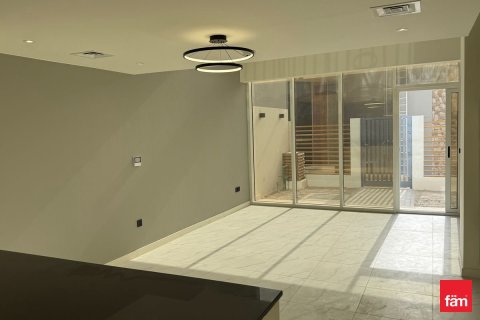 Townhouse in Dubai 2 bedrooms, 94.9 sq.m. № 49876 - photo 1