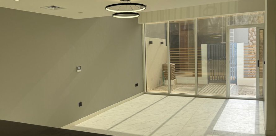 Townhouse in Dubai 2 bedrooms, 94.9 sq.m. № 49876