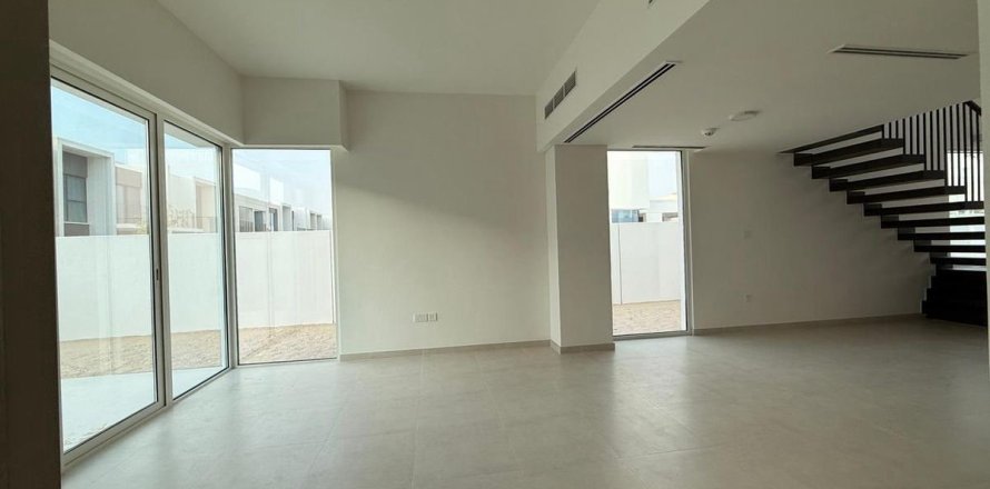 Villa in Dubai 4 bedrooms, 257.5 sq.m. № 49875
