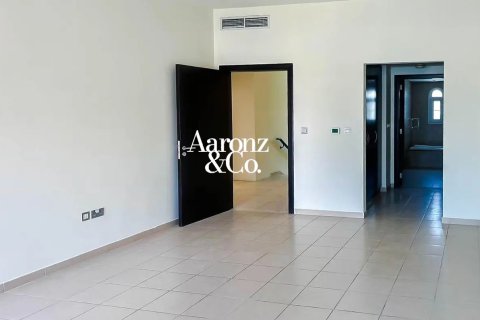 Villa in Jumeirah Village Circle, Dubai 3 bedrooms, 317 sq.m. № 115733 - photo 5