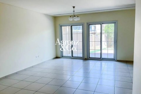 Villa in Jumeirah Village Circle, Dubai 3 bedrooms, 317 sq.m. № 115733 - photo 6