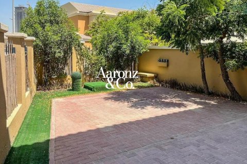 Villa in Jumeirah Village Circle, Dubai 3 bedrooms, 317 sq.m. № 115733 - photo 19