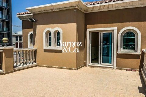 Villa in Jumeirah Village Circle, Dubai 3 bedrooms, 317 sq.m. № 115733 - photo 2
