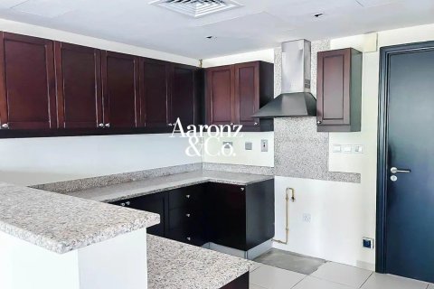 Villa in Jumeirah Village Circle, Dubai 3 bedrooms, 317 sq.m. № 115733 - photo 17
