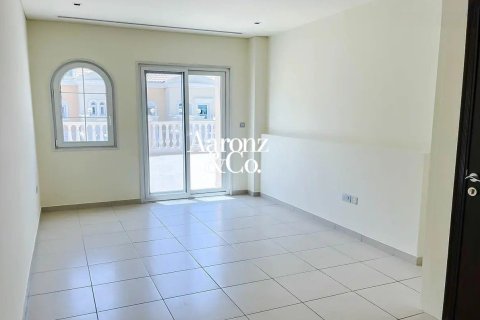Villa in Jumeirah Village Circle, Dubai 3 bedrooms, 317 sq.m. № 115733 - photo 12