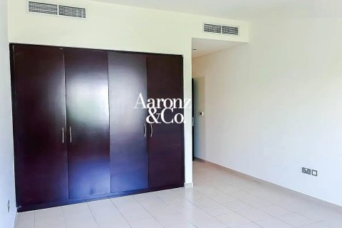 Villa in Jumeirah Village Circle, Dubai 3 bedrooms, 317 sq.m. № 115733 - photo 10