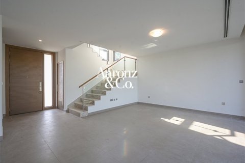 Villa in Dubai Hills Estate, Dubai 5 bedrooms, 577 sq.m. № 115731 - photo 2
