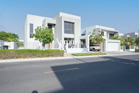 Villa in Dubai Hills Estate, Dubai 5 bedrooms, 577 sq.m. № 115731 - photo 3