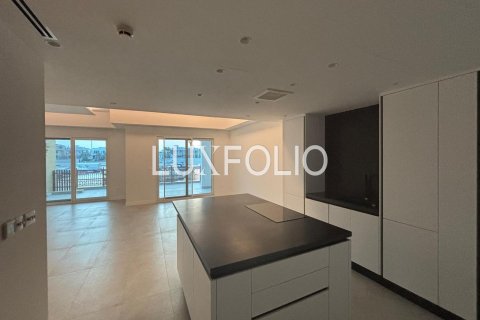 Apartment in Marina Residences, Palm Jumeirah, Dubai 3 bedrooms, 439 sq.m. № 46334 - photo 2