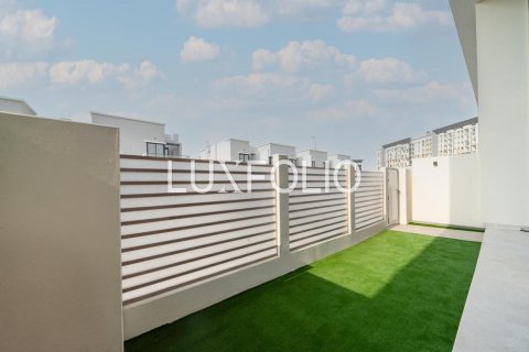 Townhouse in Dubai Land, Dubai 3 bedrooms, 142 sq.m. № 46333 - photo 3
