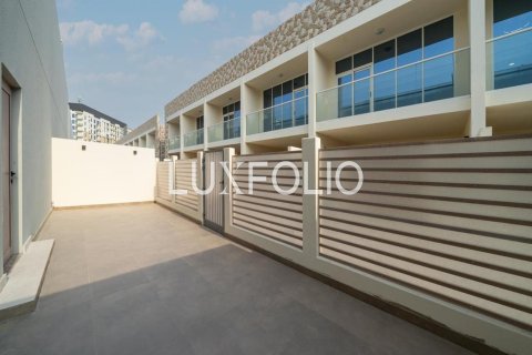 Townhouse in Dubai Land, Dubai 3 bedrooms, 142 sq.m. № 46333 - photo 10