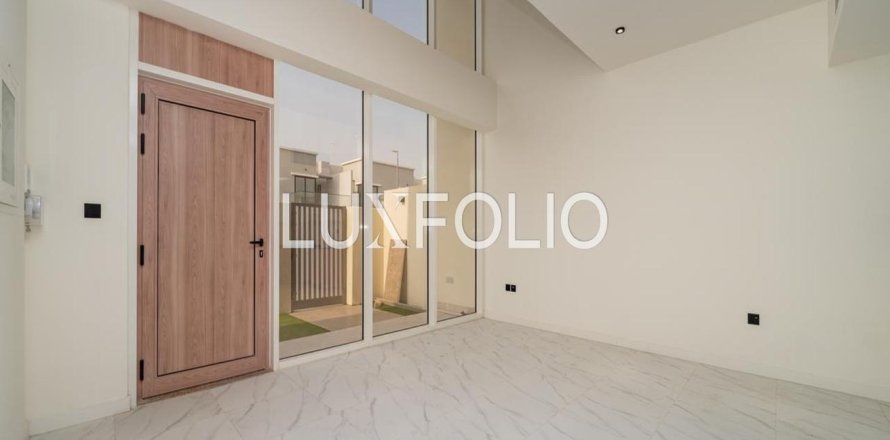 Townhouse in Dubai Land, Dubai 3 bedrooms, 142 sq.m. № 46333